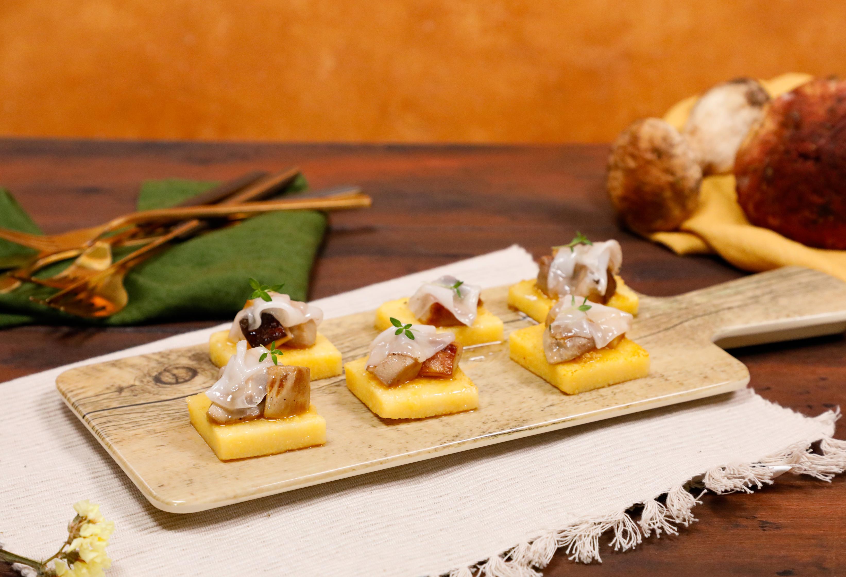 crostini di polenta e funghi